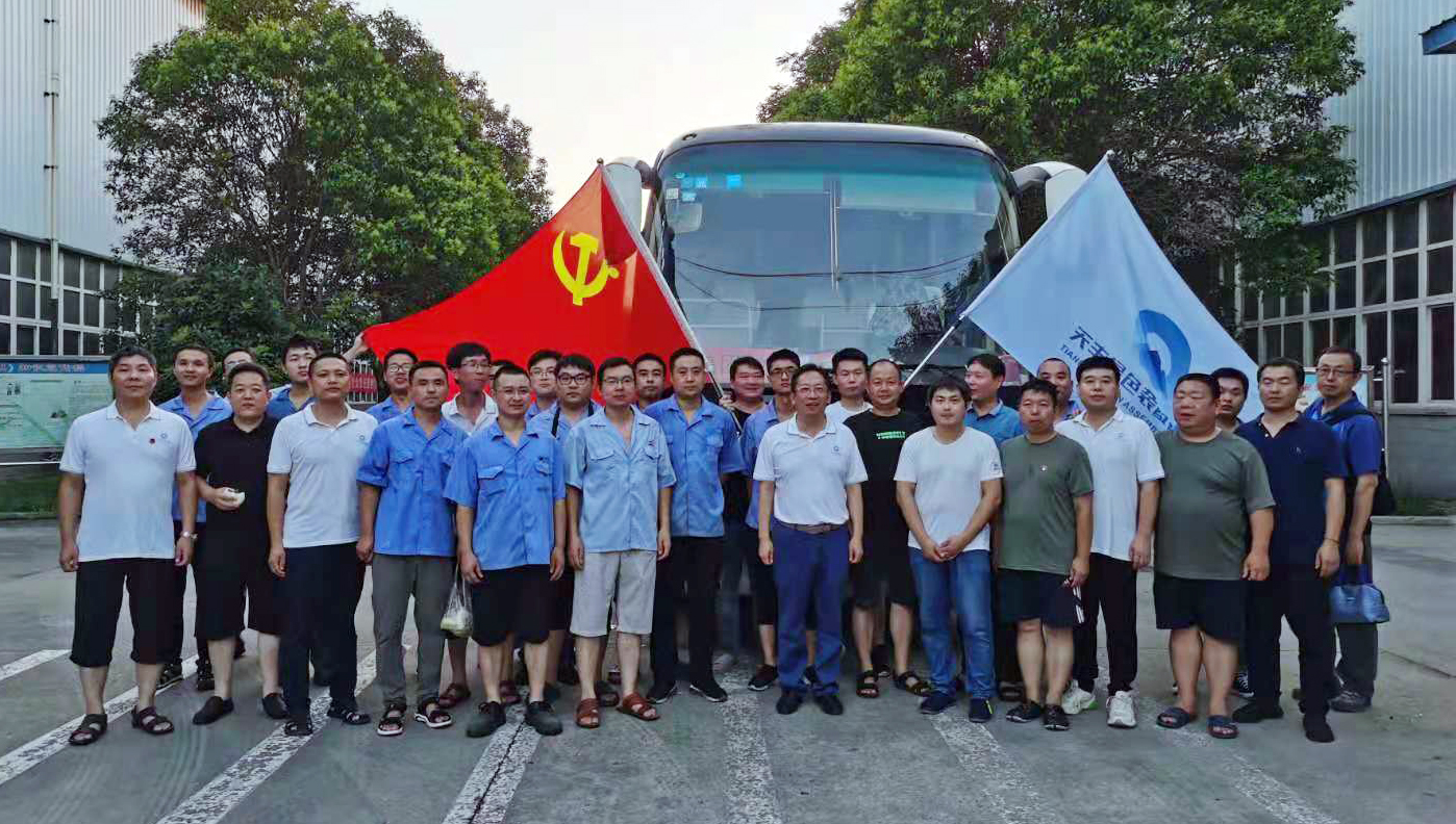 抗洪救災，共克時艱